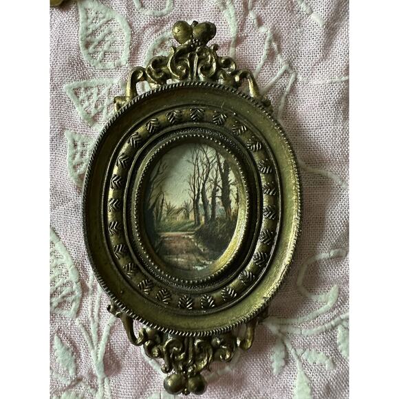 Vintage Antique set of Metal Oval Italian Brass Ornate Mini Silk Pictures Frames - Picture 12 of 16